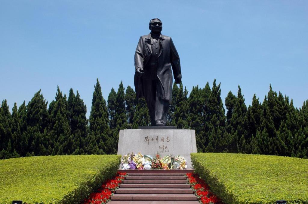 Zhenxing Hotel Шънджън Екстериор снимка