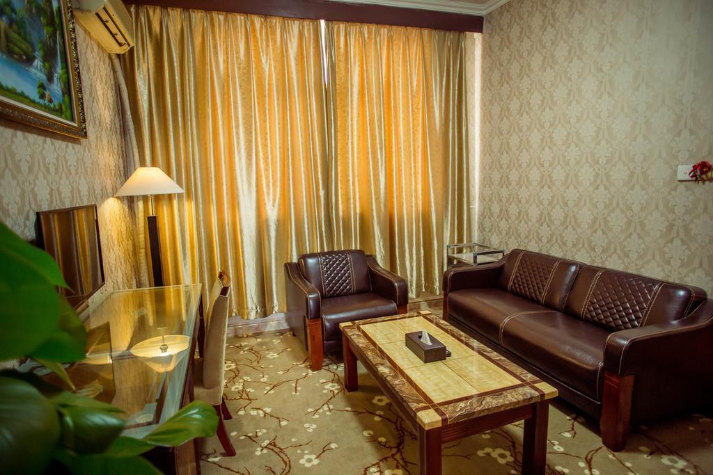 Zhenxing Hotel Шънджън Екстериор снимка