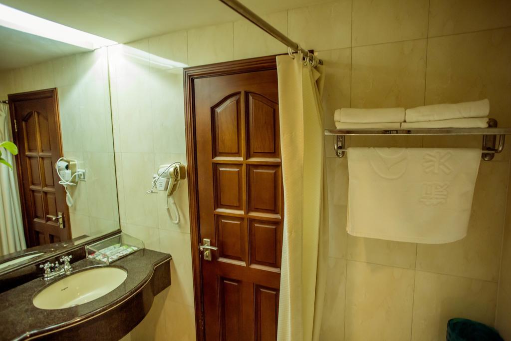 Zhenxing Hotel Шънджън Екстериор снимка